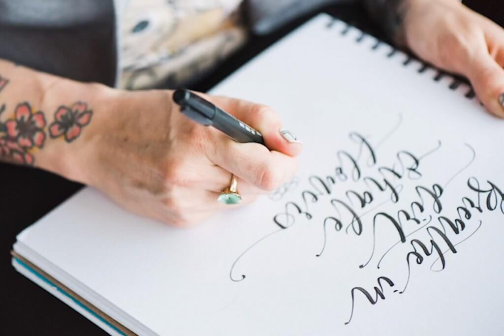 7 Stunning Online Lettering Classes you need to take right now!