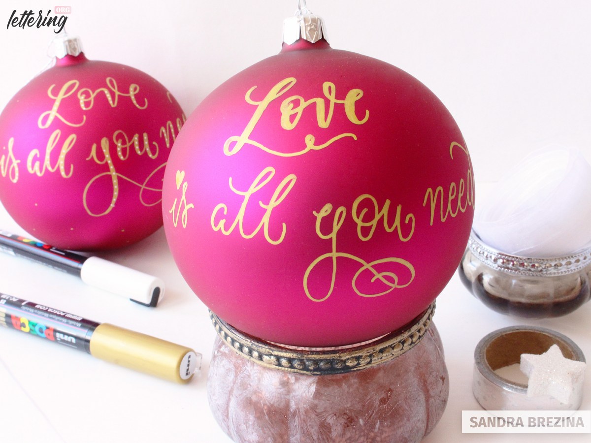 How to create hand lettered Christmas ornaments (Tutorial)